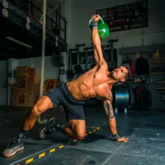 Jak rozciągać triceps? Skuteczne ćwiczenia i błędy