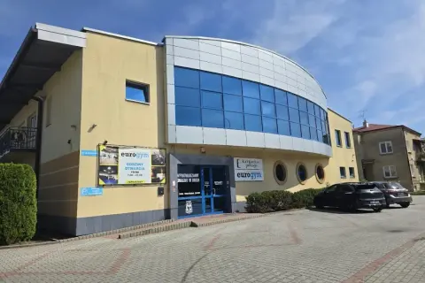 Squash Krosno: Korty, ceny, rezerwacja Twój kompletny przewodnik