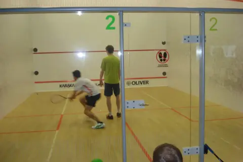 Squash Gdańsk: Korty, Ceny, Lekcje - Twój Przewodnik