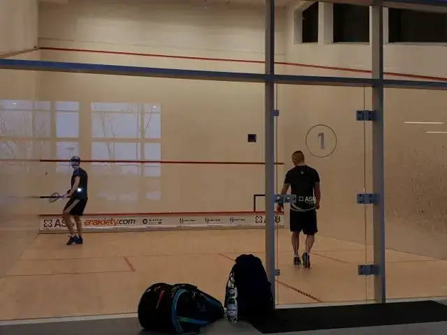 Squash Zone Club Olsztyn wnętrze korty
