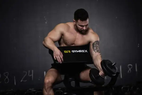 Jakie ćwiczenia na biceps? Efektywne metody na silne ramiona