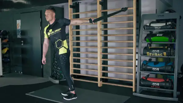 Jak rozciągać biceps? Skuteczne ćwiczenia i błędy